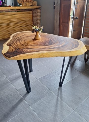 Acacia coffee table (1)